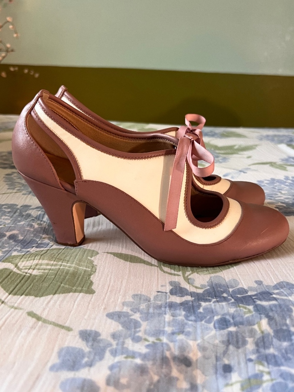 Vintage style heels